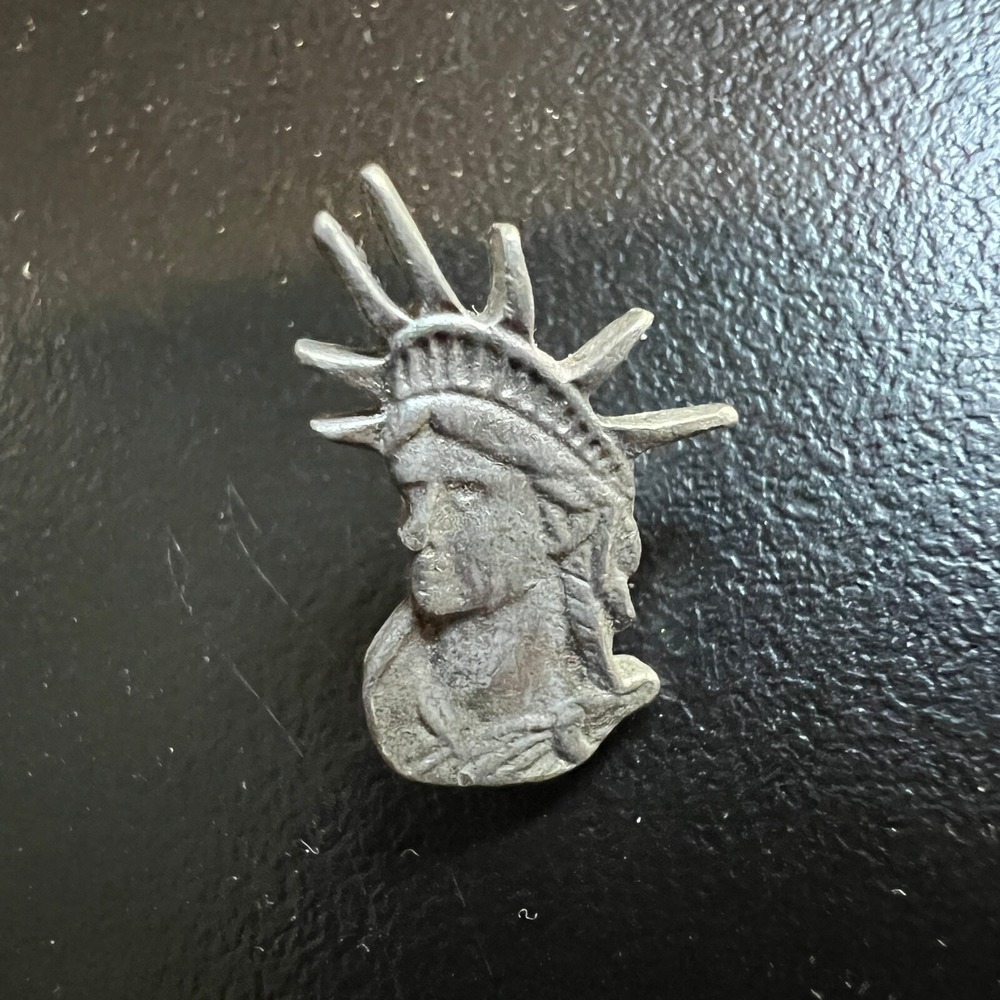 Vintage Statue of Liberty Face Tie Pin Lapel Hat Pewter Tone 1886 1986